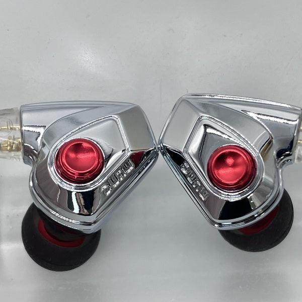 【中古】TITAN S2 シルバー【秋葉原】