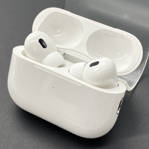 【中古】MagSafe充電ケース(USB-C)付きAirPods Pro(第2世代) MTJV3JA【秋葉原】