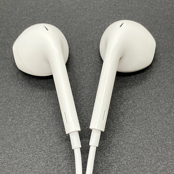 【中古】EarPods with Lightning Connector【秋葉原】