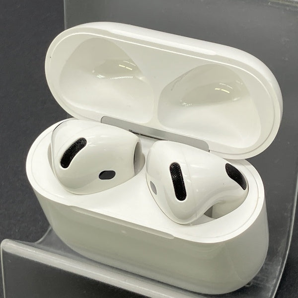 【中古】AirPods 4 MXP93J/A（アクティブノイズキャンセリング搭載）【秋葉原】