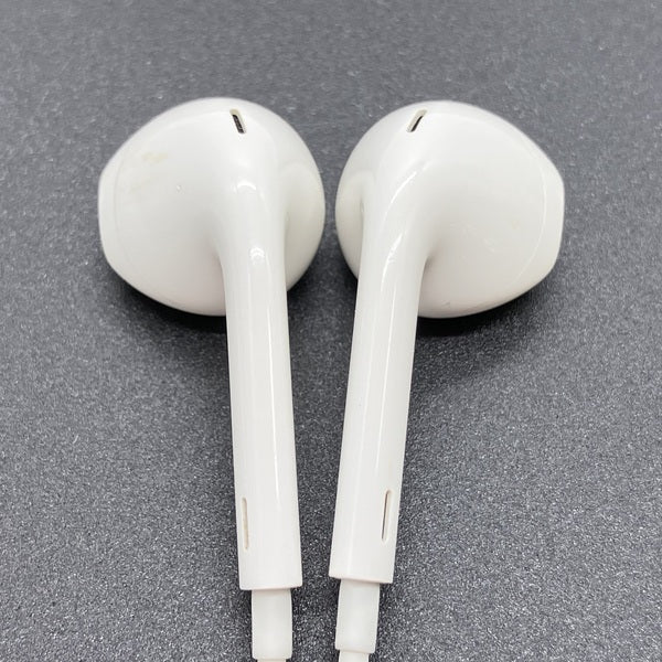 【中古】Apple EarPods with Remote and Mic【日本橋】