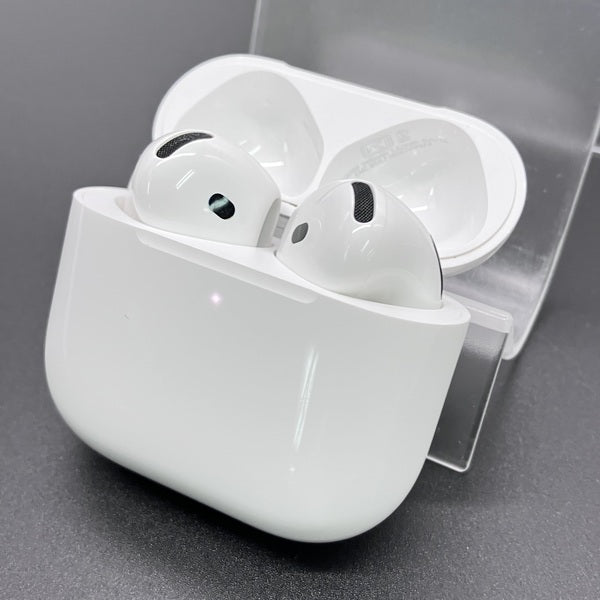 【中古】AirPods 4 MXP93J/A（アクティブノイズキャンセリング搭載）【秋葉原】