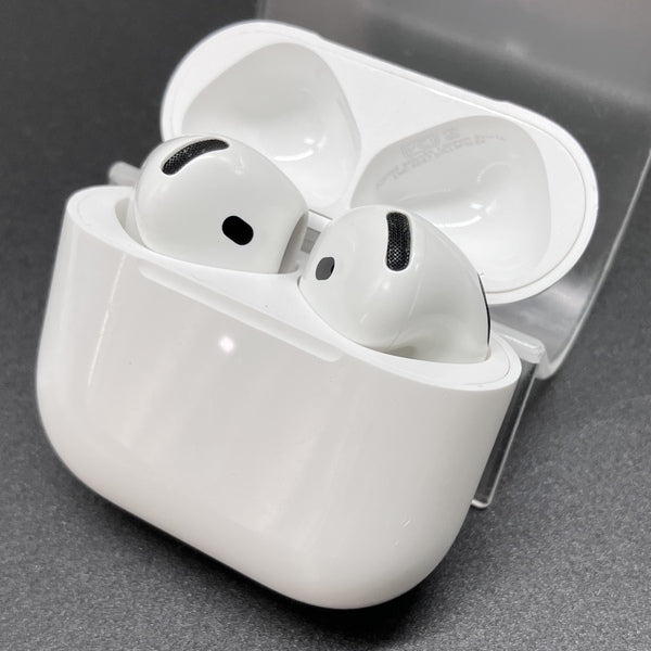 【中古】AirPods 4 MXP93J/A（アクティブノイズキャンセリング搭載）【秋葉原】