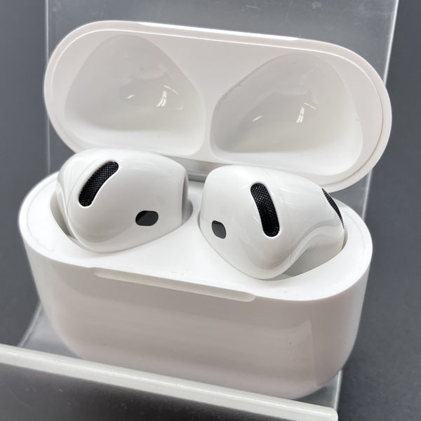 【中古】AirPods 4 MXP63J/A【秋葉原】