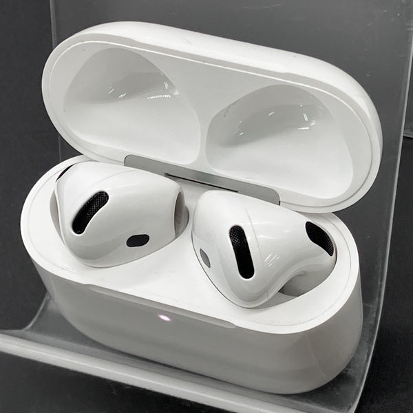 【中古】AirPods 4 MXP93J/A（アクティブノイズキャンセリング搭載）【秋葉原】
