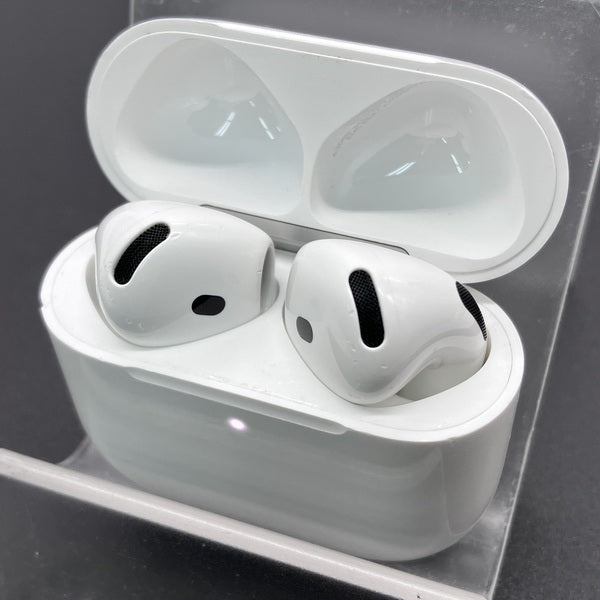 【中古】AirPods 4 MXP93J/A（アクティブノイズキャンセリング搭載）【秋葉原】