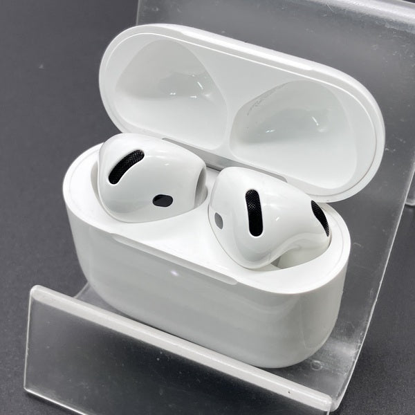 【中古】AirPods 4 MXP93J/A（アクティブノイズキャンセリング搭載）【秋葉原】