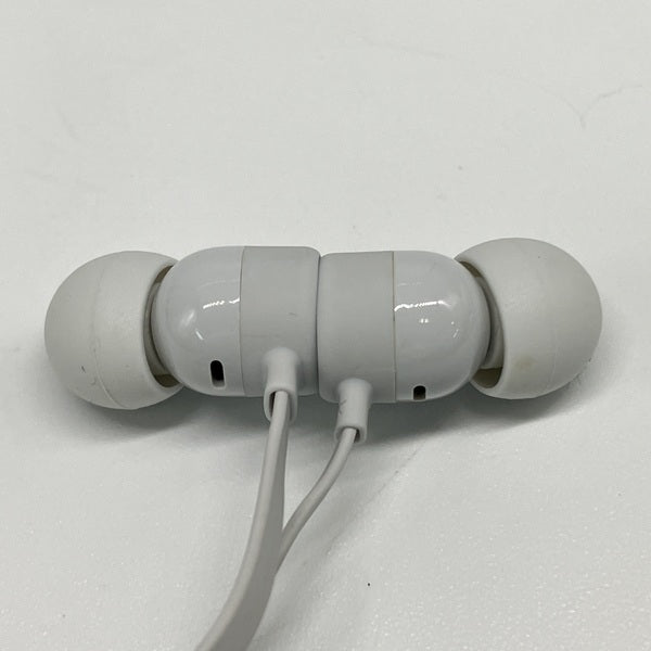 【中古】urBeats3 Lightning マットシルバー【BT URBEATS3 LTG M-SLV】（MR2F2PA/A）【秋葉原】