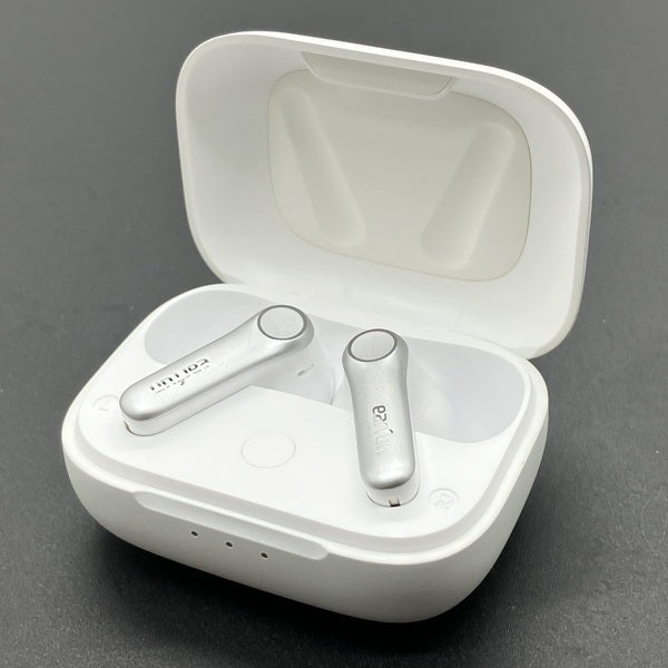 【中古】Air Pro 4 - White【秋葉原】
