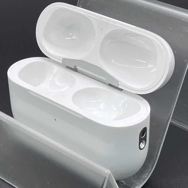 【中古】AirPods Pro (第2世代) MagSafe充電ケース(USB-C)【日本橋】
