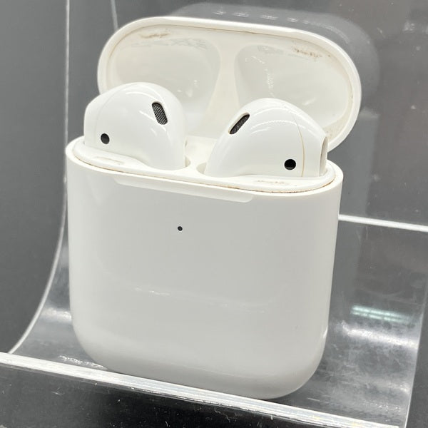 【中古】AirPods with Wireless Charging Case  MRXJ2J-A【秋葉原】