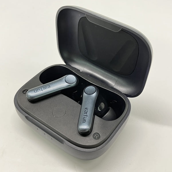【中古】Air Pro 4 - Black【秋葉原】