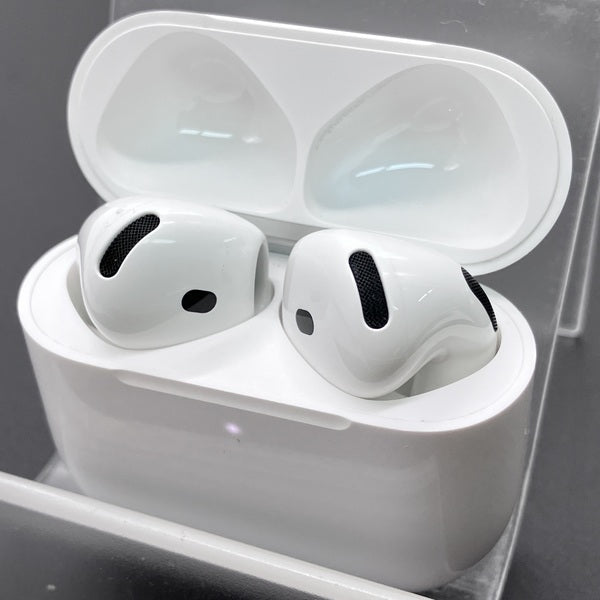 【中古】AirPods 4 MXP63J/A【秋葉原】