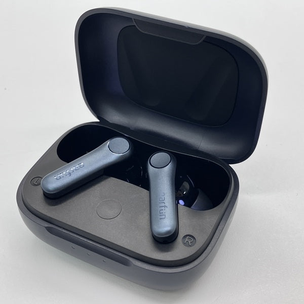 【中古】Air Pro 4 - Black【秋葉原】