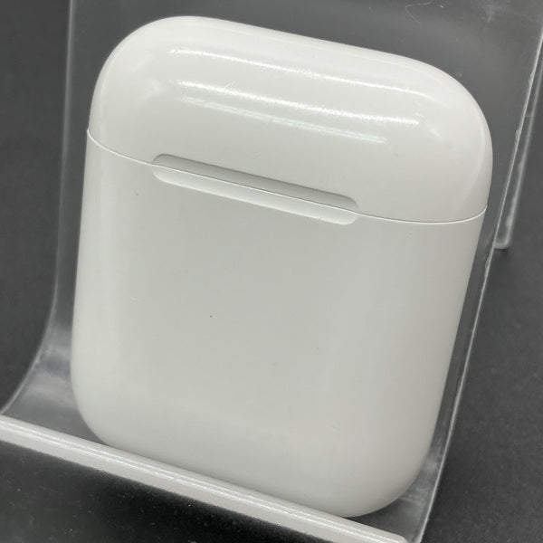 【中古】AirPods with Charging Case MV7N2J/A【秋葉原】