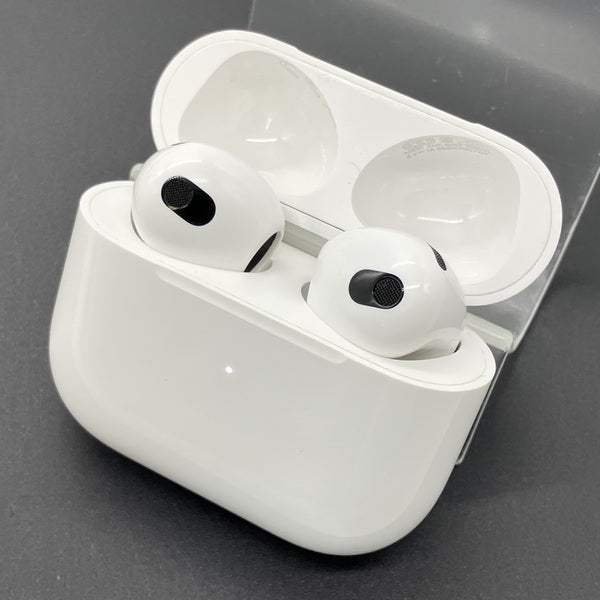 【中古】Airpods MPNY3J/A 3rd Generation  Lightning充電ケース付【日本橋】