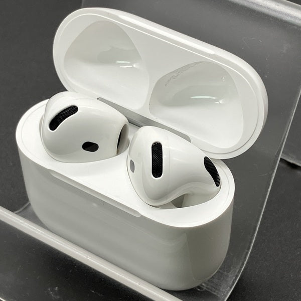 【中古】AirPods 4 MXP93J/A（アクティブノイズキャンセリング搭載）【日本橋】