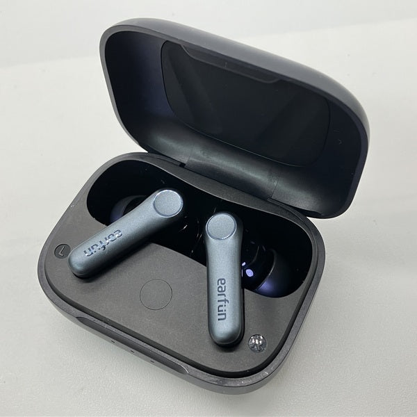 【中古】Air Pro 4 - Black【秋葉原】