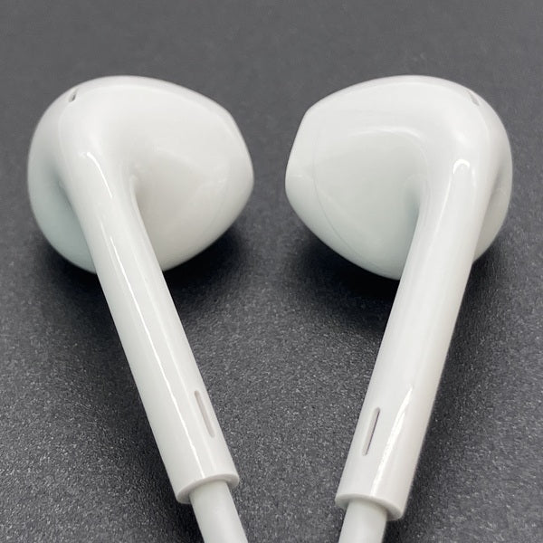 【中古】Apple EarPods with Remote and Mic【秋葉原】
