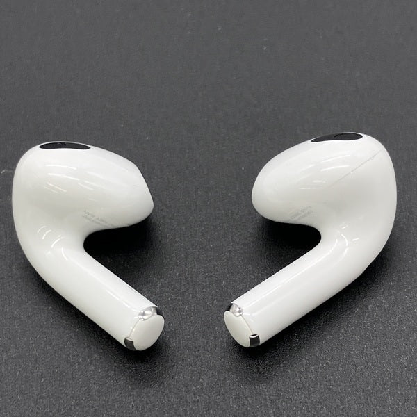 【中古】Airpods MPNY3J/A 3rd Generation  Lightning充電ケース付【秋葉原】