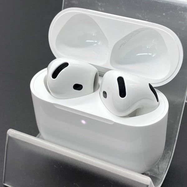 【中古】AirPods 4 MXP93J/A（アクティブノイズキャンセリング搭載）【秋葉原】