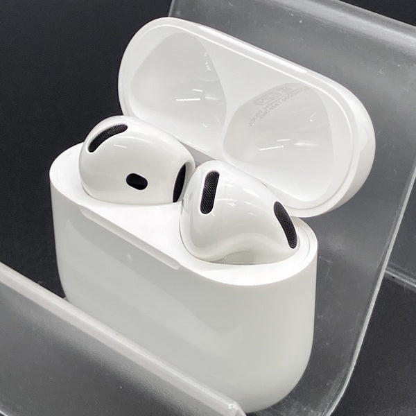 【中古】AirPods 4 MXP93J/A（アクティブノイズキャンセリング搭載）【秋葉原】