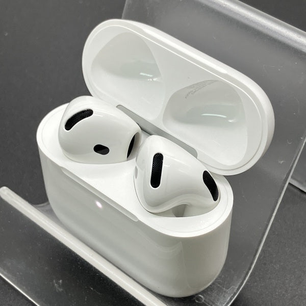 【中古】AirPods 4 MXP93J/A（アクティブノイズキャンセリング搭載）【日本橋】