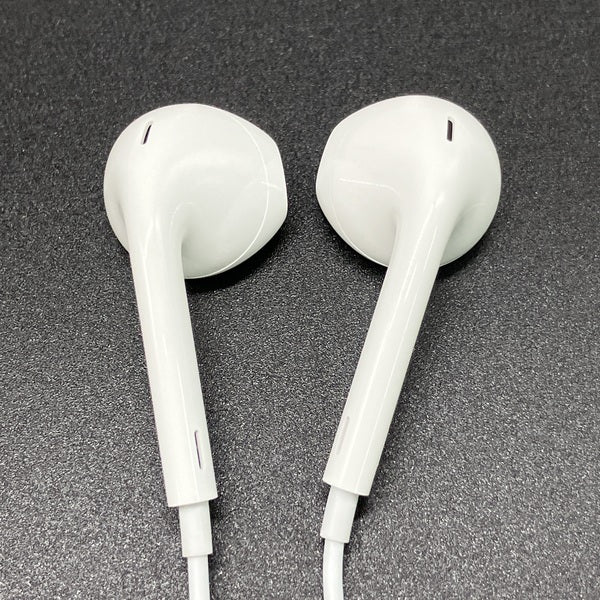 【中古】EarPods with Lightning Connector【秋葉原】